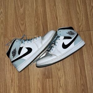 Air Jordan One SE Mid Blue Ice White